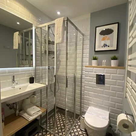 Апартаменты Tartaczna City Center Apartment *